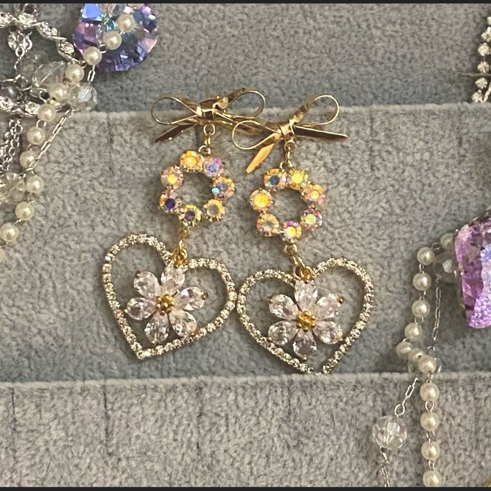 New handmade gold plated heart flower earring